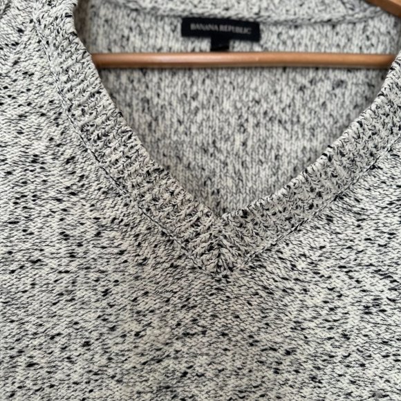 Banana Republic Chunky Warm V Neck Pullover Small - Picture 5 of 9